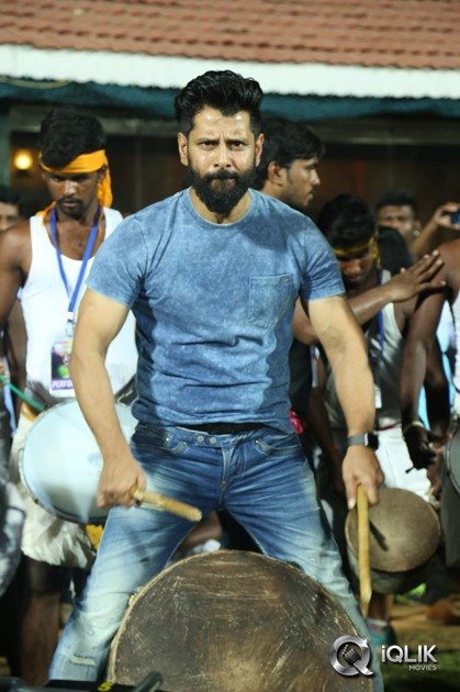 Celebs-at-Nadigar-Sangam-Lebaras-Natchathira-Cricket-Match